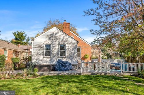 9126 Bradford Rd, Silver Spring MD 20901-4918 exterior