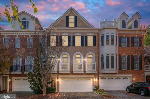 1822 Fonthill Ct, Mc Lean VA 22102-4792 exterior