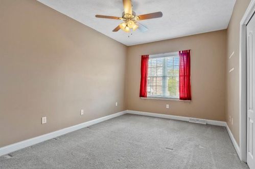 700 Highpointe Cir, Pittsburgh PA 15220-1854 exterior