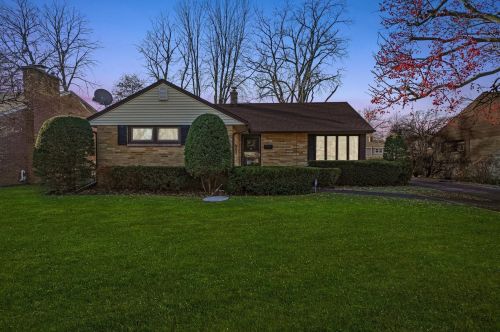 500 Berwick Blvd, Waukegan IL 60085-3410 exterior