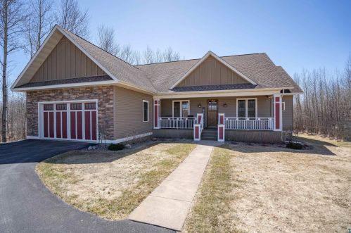 4881 Trails End Dr, Duluth MN 55811-3690 exterior