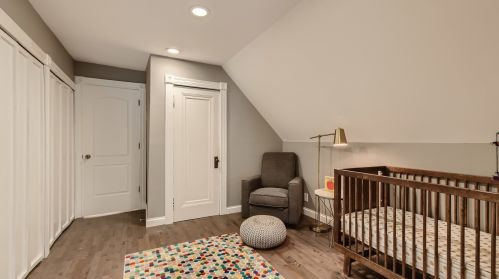 4209 Bernard St, Chicago IL 60618-1103 exterior