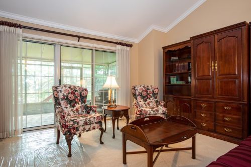 2242 Meadowglen Dr, Grand Rapids MI 49505-6302 exterior