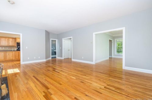 14 Chauncey Dr, Seymour CT 06478-1261 exterior