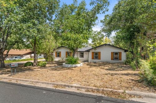 900 Bend Dr, Austin TX  78758-3923 exterior