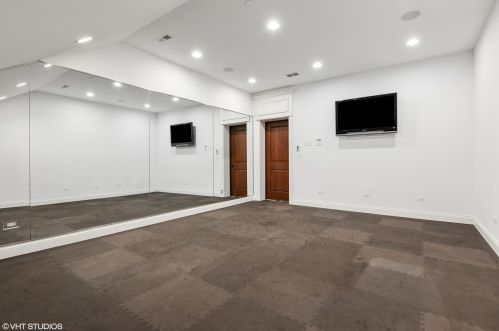 716 Schubert Ave, Chicago IL 60614-1247 exterior