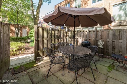 1806 Dayton St, Chicago IL 60614-4309 exterior