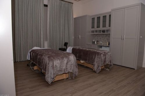 5934 Hammock Is Cir, Naples FL 34119-4649 exterior