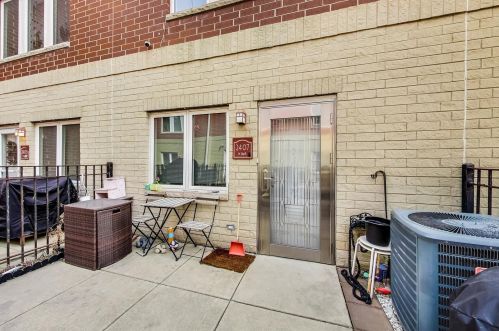 2407 32nd Pl, Chicago, IL 60608-6269