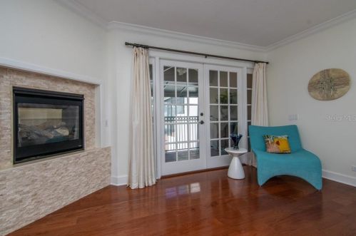 4949 Bayshore Blvd, Tampa FL 33611-3851 exterior