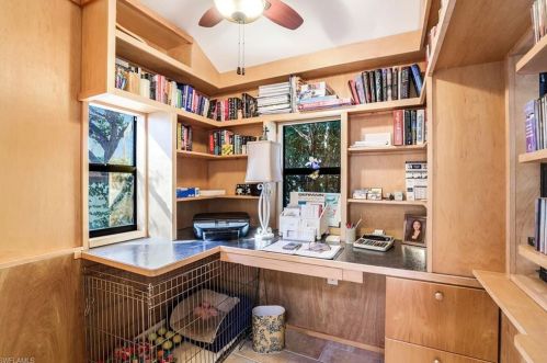 543 Bay Villas Ln, Naples FL 34108-2803 exterior