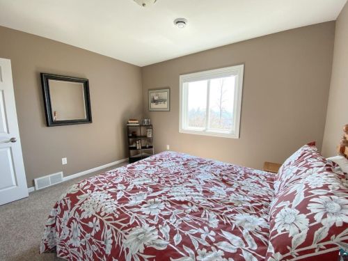 703 4 St, Duluth MN 55806-2437 exterior