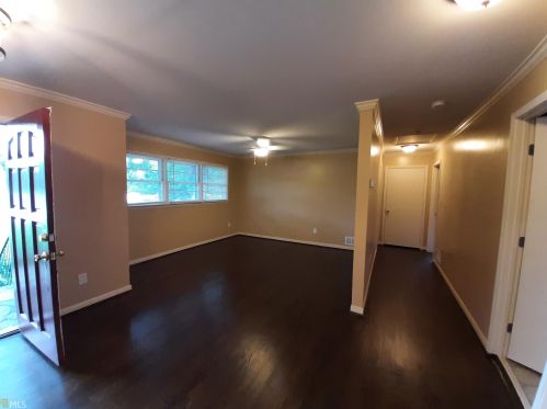 5082 Chamblee Dunwoody Rd, Atlanta GA  30338-5663 exterior