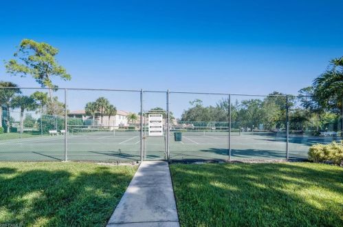 1044 Woodshire Ln, Naples FL 34105-7403 exterior
