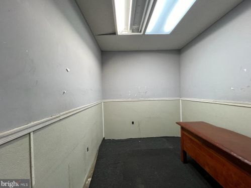 4814 Broad St, Philadelphia PA 19146-2203 exterior