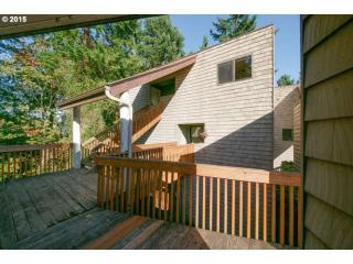 7583 Edgewater Ave, Portland OR  97203-5081 exterior