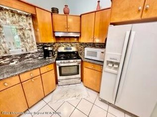 57 Eardley Rd, Edison NJ 08817-3030 exterior