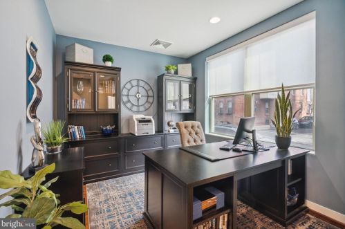 1430 4th St, Philadelphia, PA 19147-5923