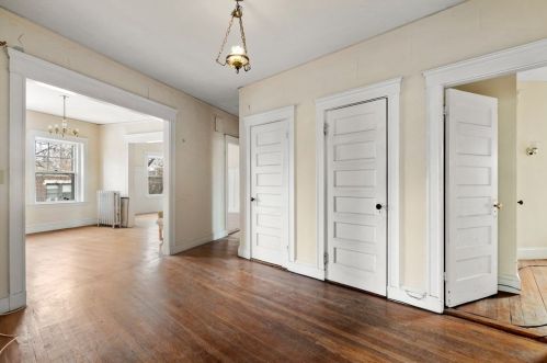 65 Pleasant St, Brookline MA 02446-3723 exterior