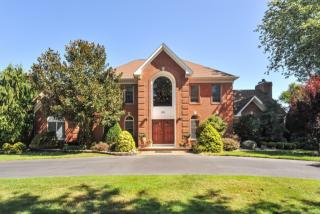 12 Beech Tree Ln, Red Bank, NJ 07702