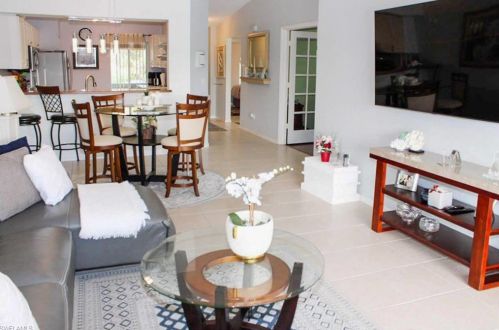 885 New Waterford Dr, Naples, FL 34104-7889