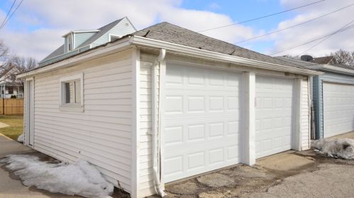 3148 Christiana Ave, Chicago IL 60618-6881 exterior