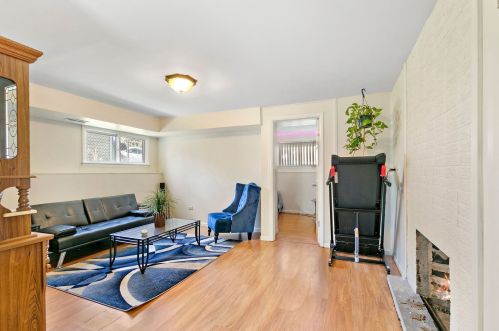 2209 Melrose Ave, Waukegan IL  60085-5045 exterior