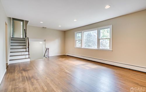 11 Falcon Dr, Edison NJ 08820-2759 exterior