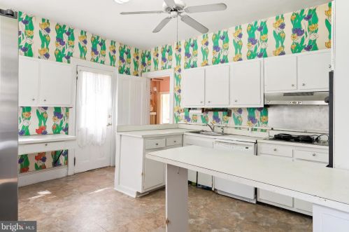 151 Kings Hwy, Lewes DE 19958-1418 exterior