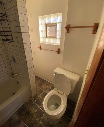 2854 Belden Ave, Chicago IL 60647-2917 exterior