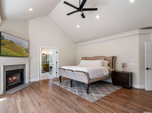 8851 Willow Grn Dr, Sandy UT 84093-2056 exterior