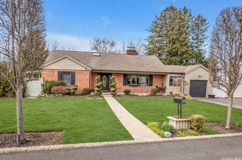 25 Fleetwood Ave, Huntington Station, NY 11747-1557