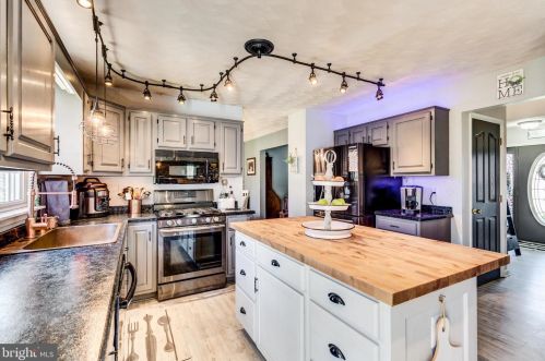 100 Columbus Ave, Littlestown PA 17340-1569 exterior