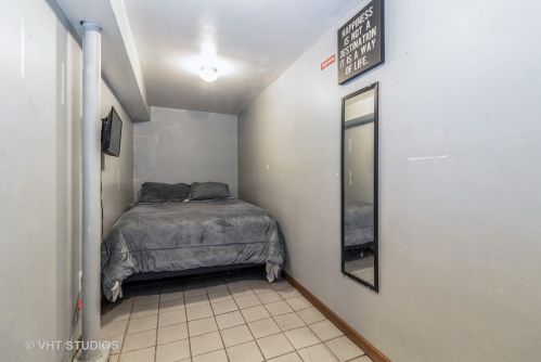 515 Briggs St, Joliet IL 60433-9518 exterior