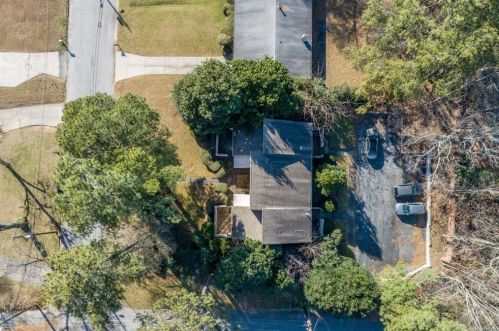 1152 Lynmoor Dr, Atlanta GA 30319-4126 exterior