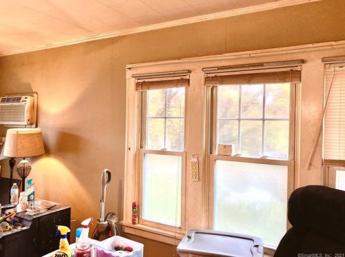 1063 Main St, Killingly CT 06239-2109 exterior