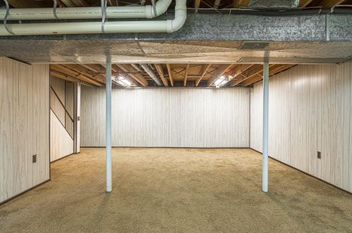 1136 Brewster Rd, Rochester MI 48309-1433 exterior