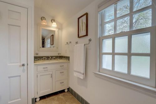 4318 Alpine Ave, Milwaukee WI  53211-1411 exterior