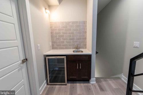 2019 Bodine St, Philadelphia PA  19122-1503 exterior