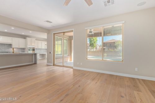 21713 38th Way, Phoenix AZ  85050-4923 exterior