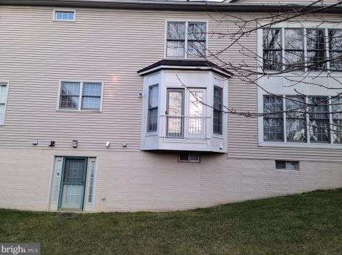 1101 Heartfields Dr, Silver Spring, MD 20904-2125