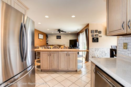 200 Kentucky Way, East Freehold NJ 07728-4656 exterior