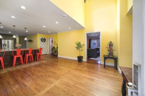 148 Norwalk Rd, Norwalk CT 06850-4406 exterior