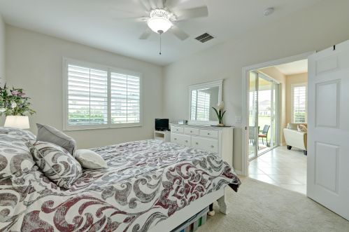 702 Southstar Dr, Fort Pierce FL 34949-9120 exterior