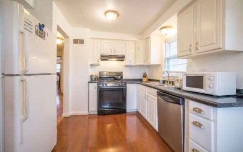 6221 Spencer Pl, Milwaukee WI  53218-4946 exterior