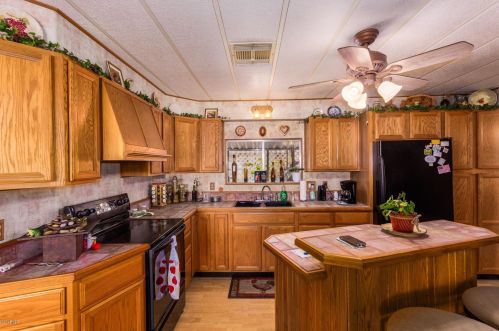 1609 Betty Elyse Ln, Phoenix AZ 85032-4297 exterior