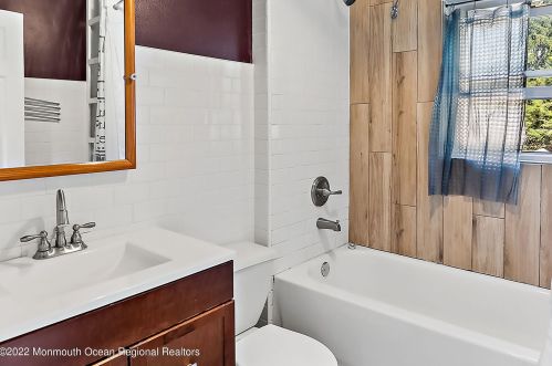 59 Lloyd St, Edison NJ 08817-5231 exterior