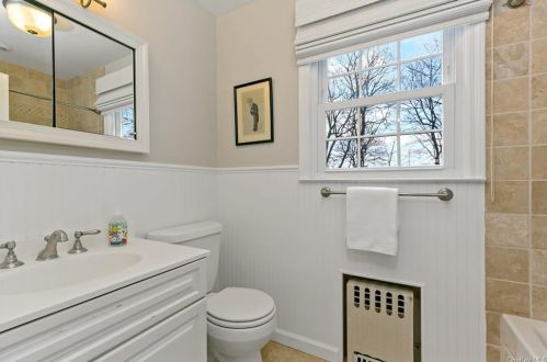 38 Orchard Rd, Briarcliff NY 10510-1020 exterior