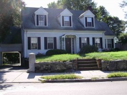 462 Waltham St, Newton, MA 02465-1933