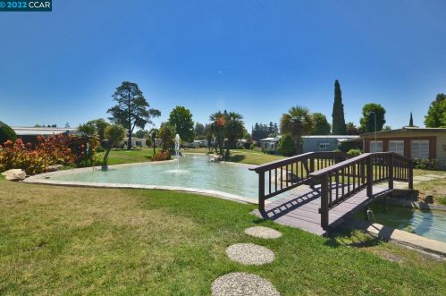 2205 Dalis Dr, Concord CA  94520-5421 exterior